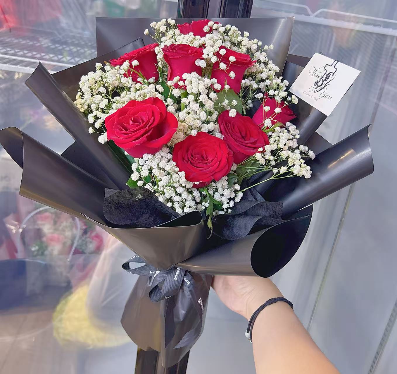 Midnight Roses ๅๅค็ซ็ฐ