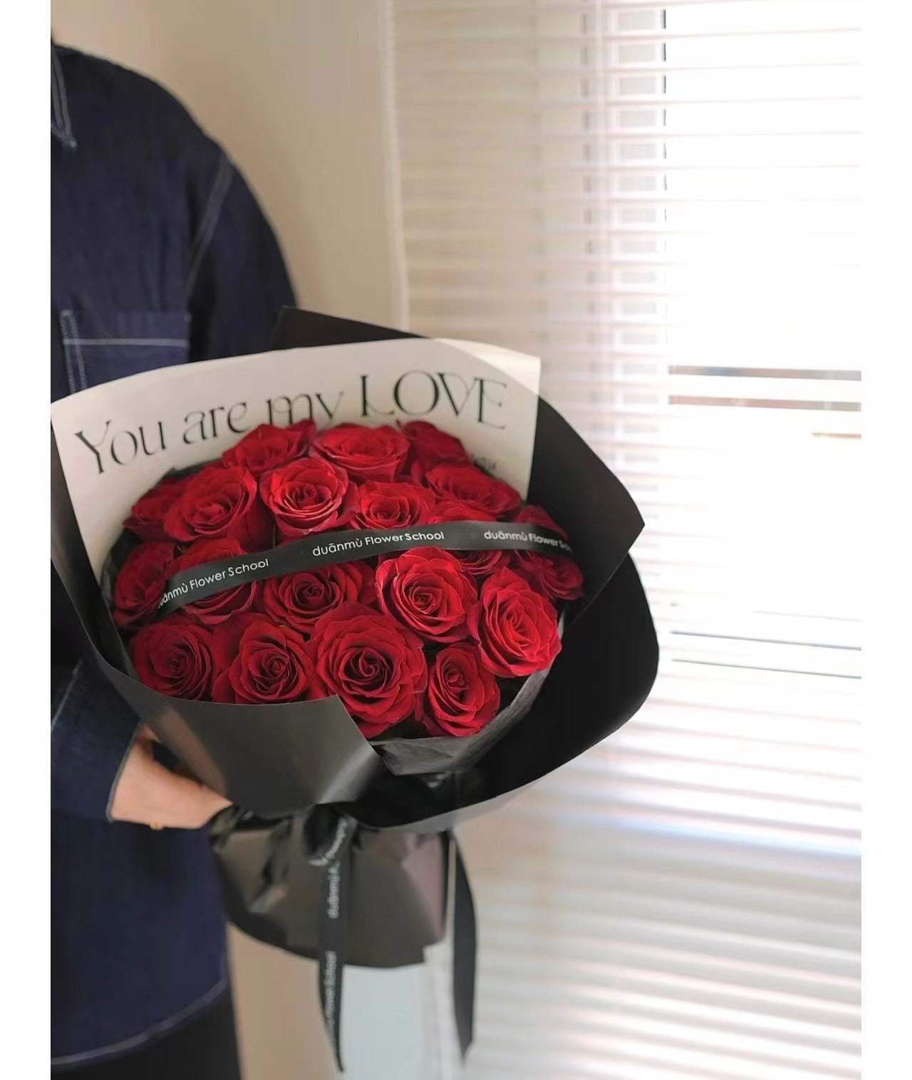 Passionate Petals ็ญๆ
่ฑ็ฃ