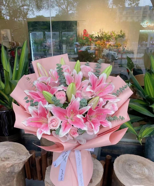 Rosy Lily Serenade 玫合小夜曲